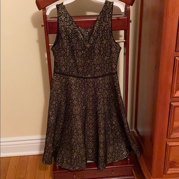 DRESS for Success! Charming Elegance - Picture 1 of 6